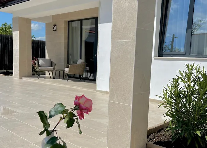 Villa Courtyard Villa,