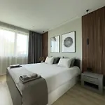 Courtyard Villa, Villa *