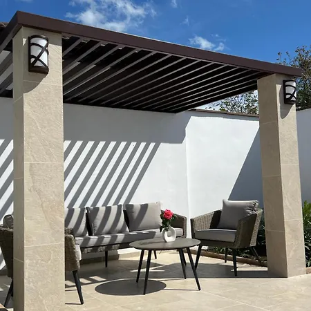 Courtyard Villa, וילה Aleksandrovo (Burgas)