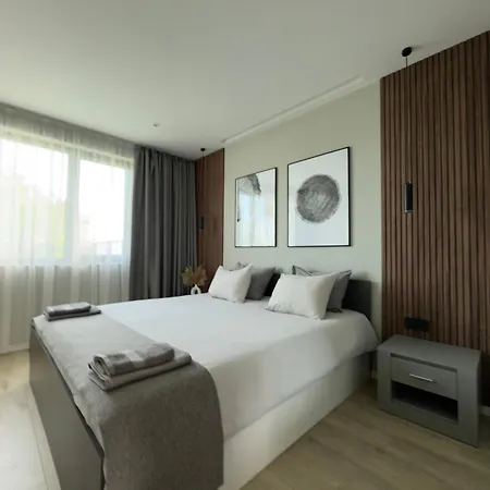 Courtyard Villa, 别墅 *