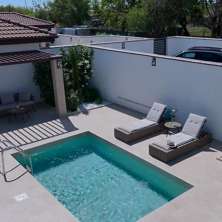 Villa Courtyard Villa, Alekszandrovo