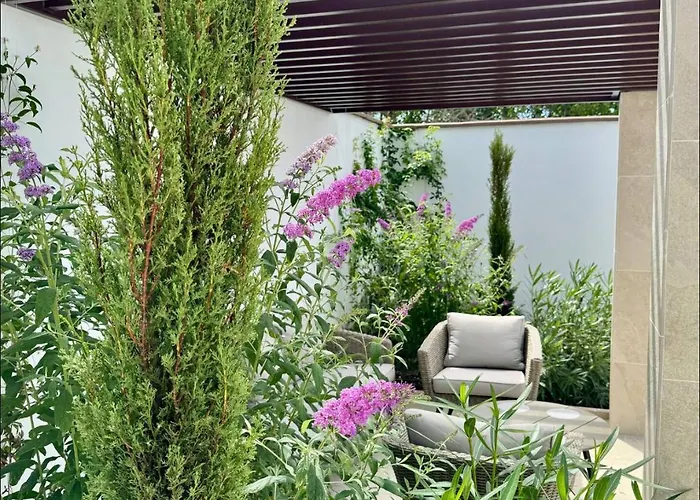 Courtyard Villa, Aleksandrovo (Burgas)