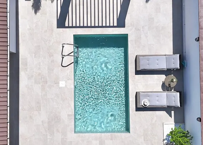 Villa Courtyard Villa,